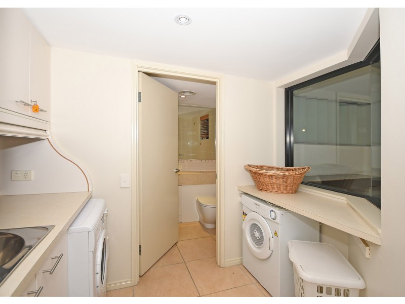 6/558-559 Esplanade, Urangan QLD 4655