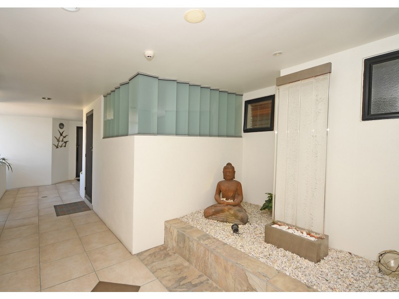 6/558-559 Esplanade, Urangan QLD 4655