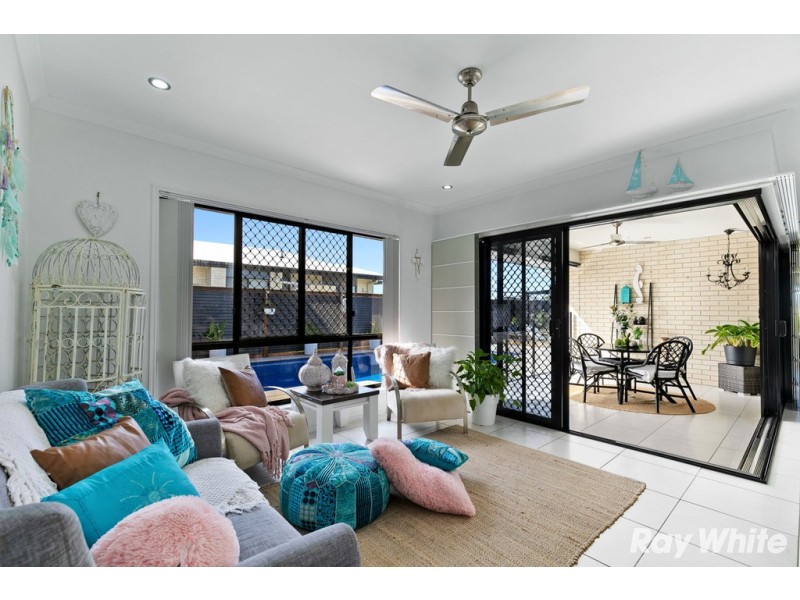 6 Fulmar Court, Burrum Heads QLD 4659