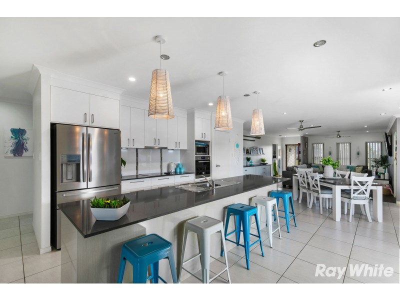 6 Fulmar Court, Burrum Heads QLD 4659