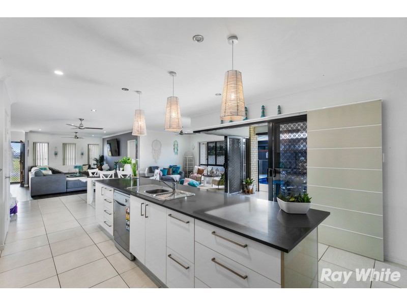 6 Fulmar Court, Burrum Heads QLD 4659