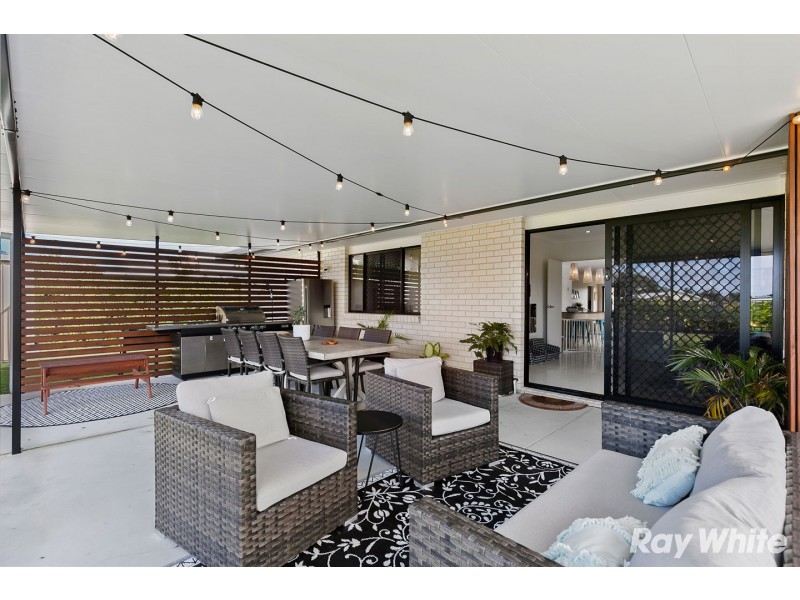 6 Fulmar Court, Burrum Heads QLD 4659