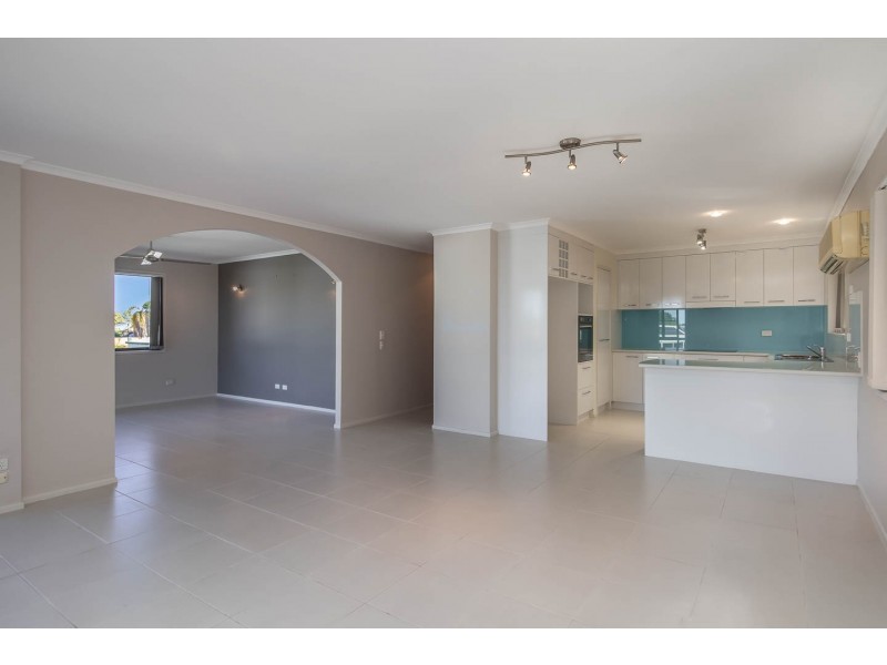 6/6 Dayman Street, Urangan QLD 4655