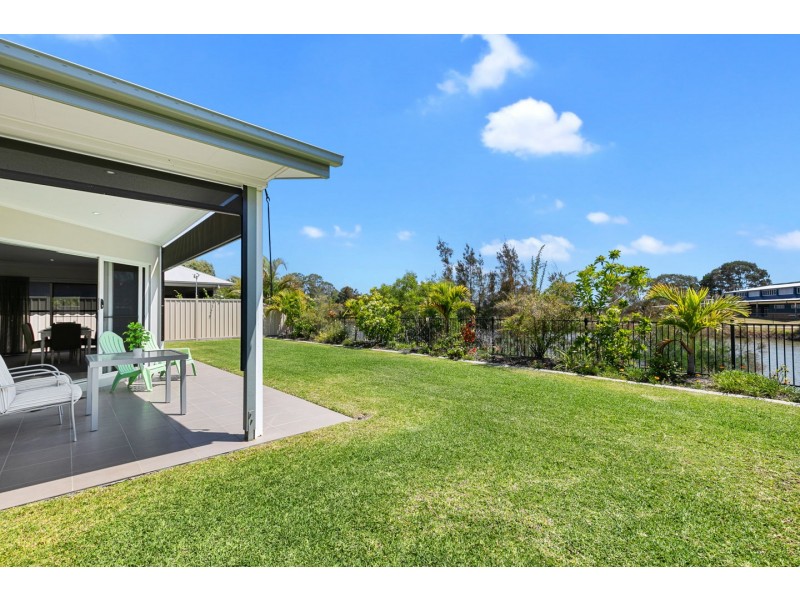 30/25-67 Pialba Burrum Heads Road (Palm Lakes), Eli Waters QLD 4655