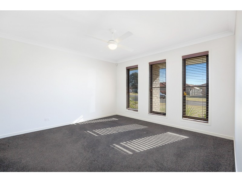 8 Wyuna Court, Urangan QLD 4655