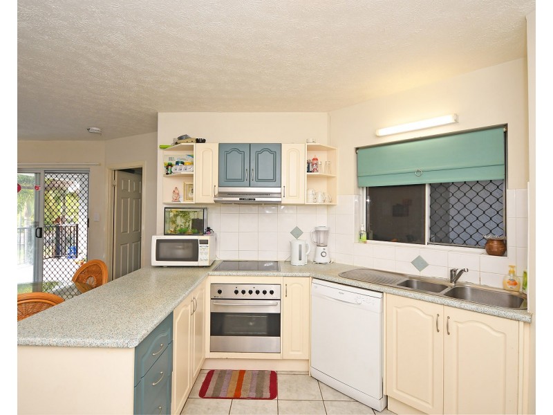 11/396 Charlton Esplanade, Torquay QLD 4655