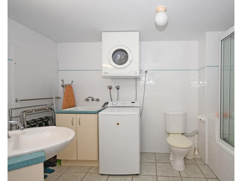 11/396 Charlton Esplanade, Torquay QLD 4655