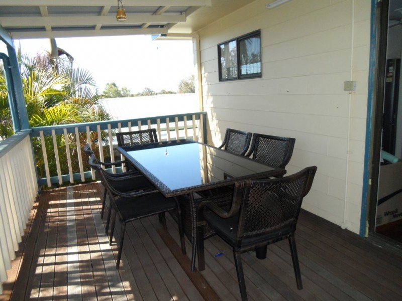 9 Barry Street, Torquay QLD 4655