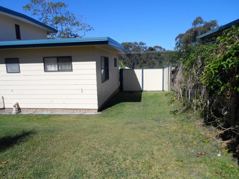 9 Barry Street, Torquay QLD 4655