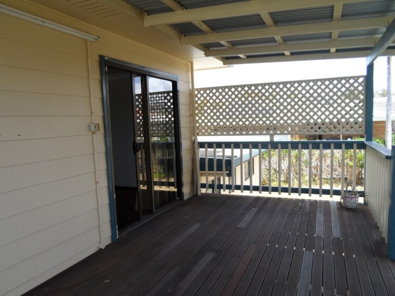 9 Barry Street, Torquay QLD 4655