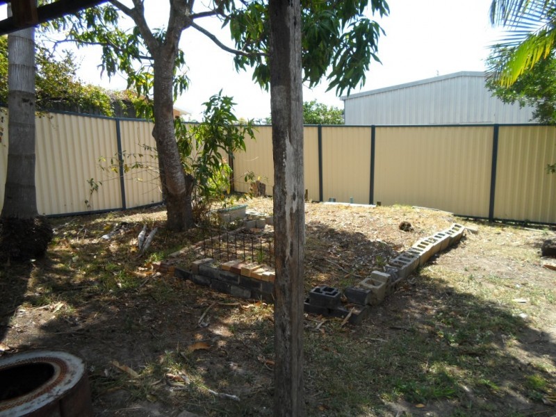 9 Barry Street, Torquay QLD 4655
