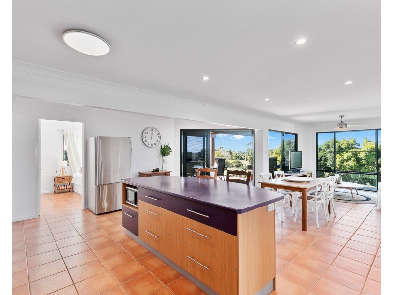 17-21 Tortworth Court, Dundowran QLD 4655