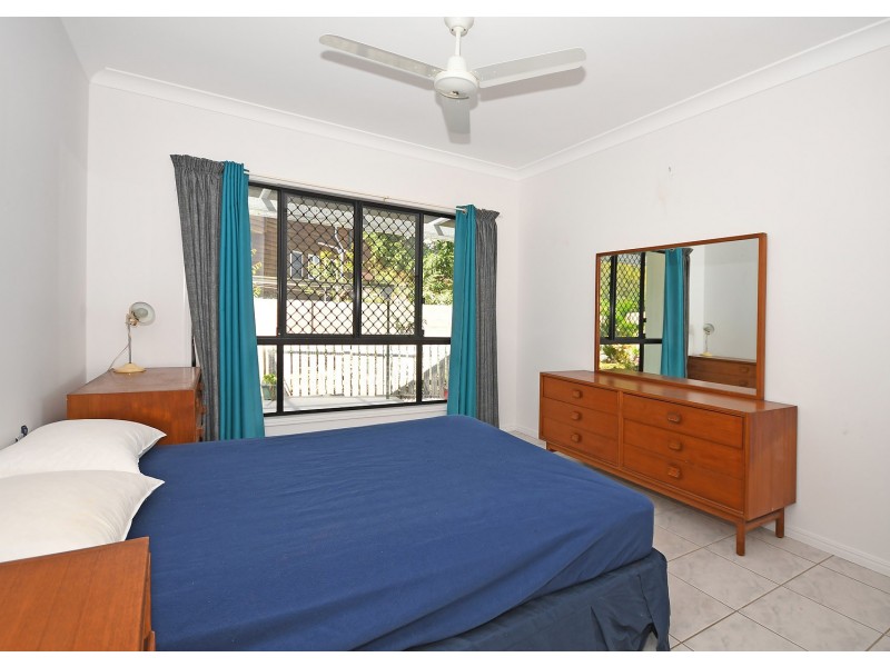 74 Esplanade, Point Vernon QLD 4655