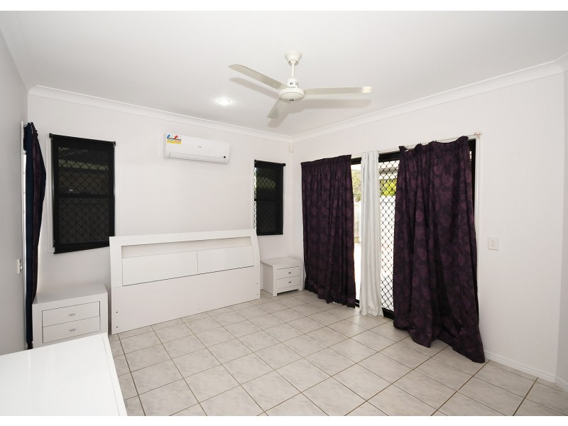 74 Esplanade, Point Vernon QLD 4655