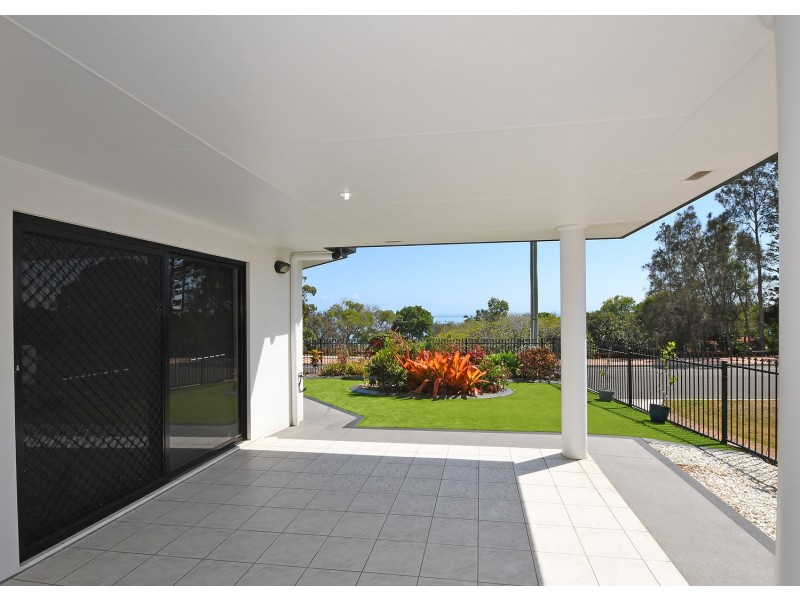 74 Esplanade, Point Vernon QLD 4655