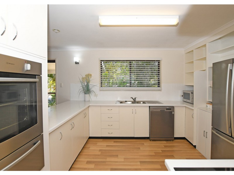 78 Kingfisher Parade, Toogoom QLD 4655