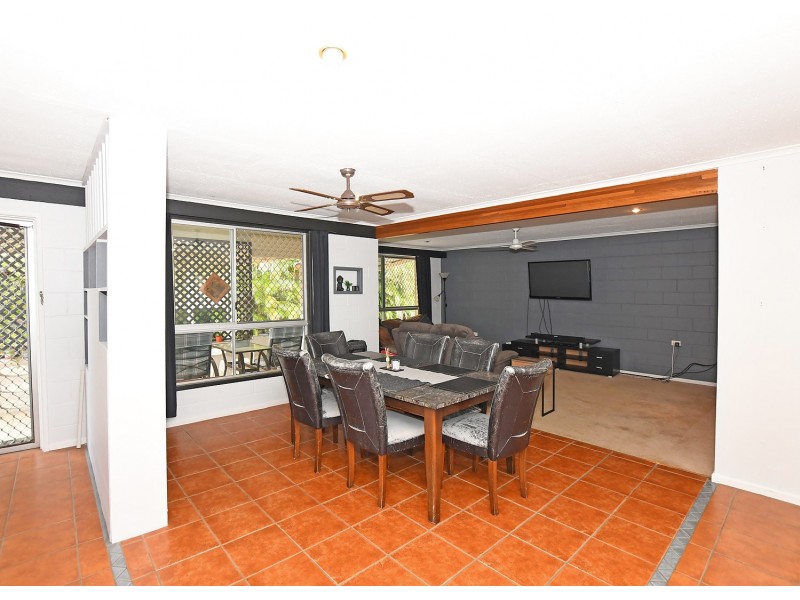 59 Glenray St, Urangan QLD 4655
