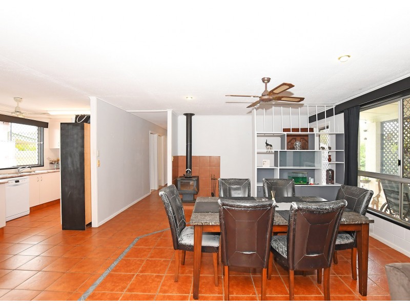 59 Glenray St, Urangan QLD 4655