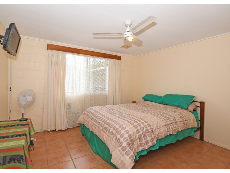 59 Glenray St, Urangan QLD 4655