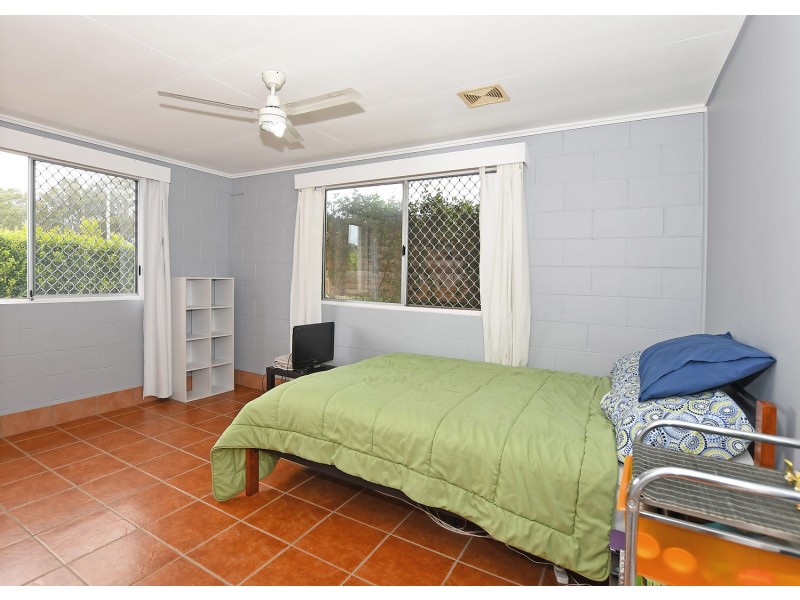 59 Glenray St, Urangan QLD 4655
