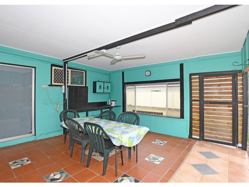 59 Glenray St, Urangan QLD 4655