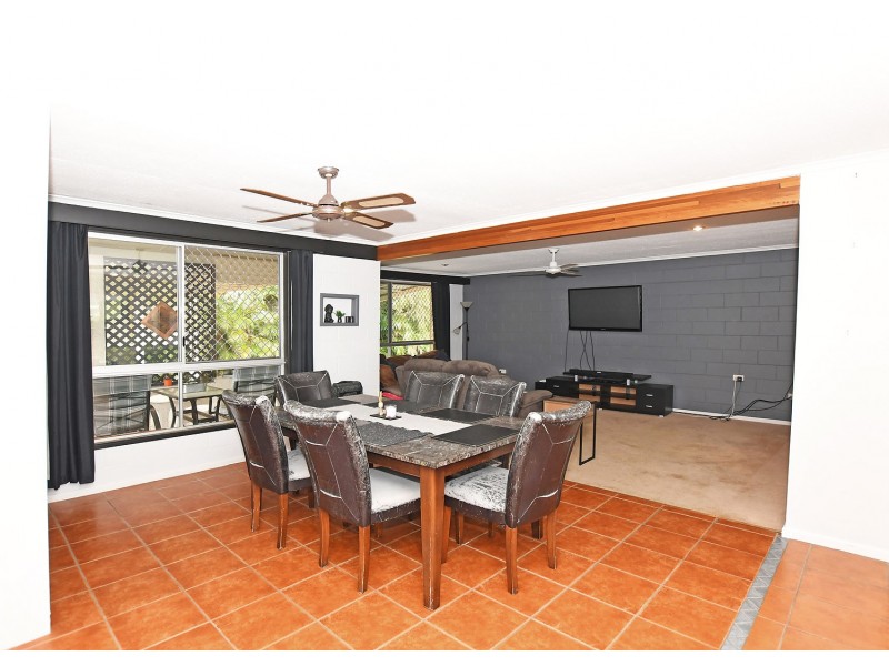 59 Glenray St, Urangan QLD 4655