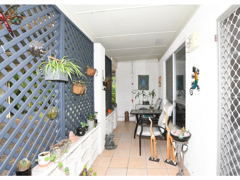 59 Glenray St, Urangan QLD 4655