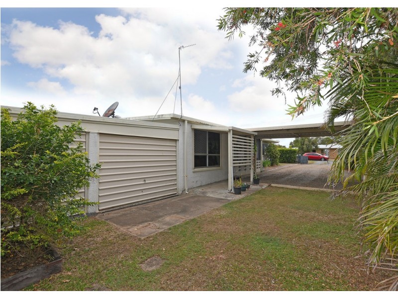 59 Glenray St, Urangan QLD 4655