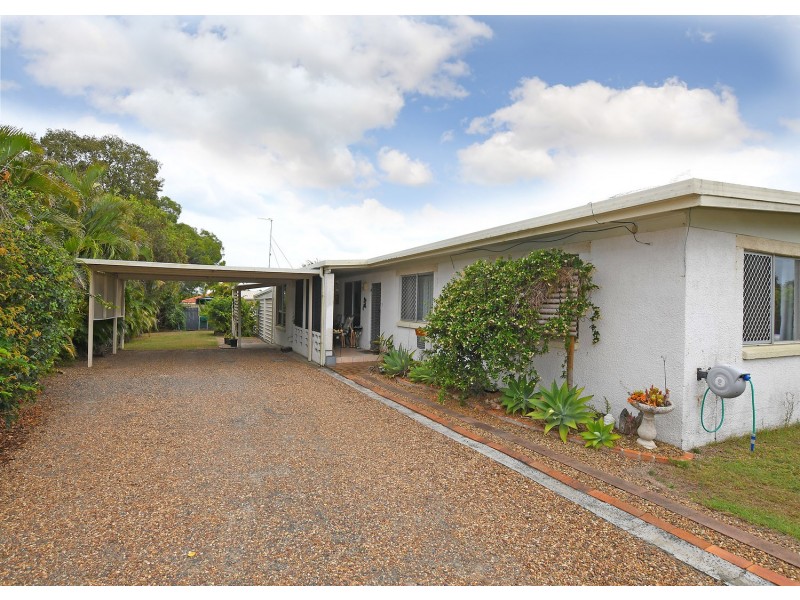 59 Glenray St, Urangan QLD 4655