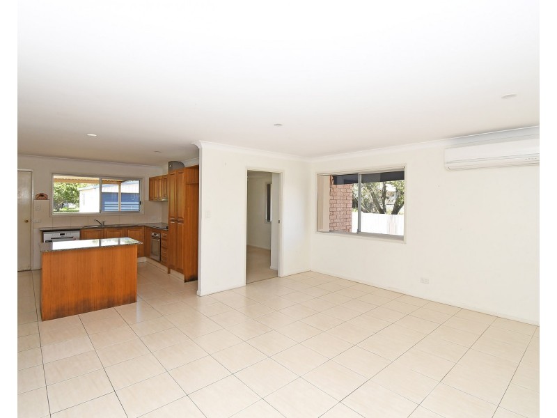71 Urangan Street, Torquay QLD 4655