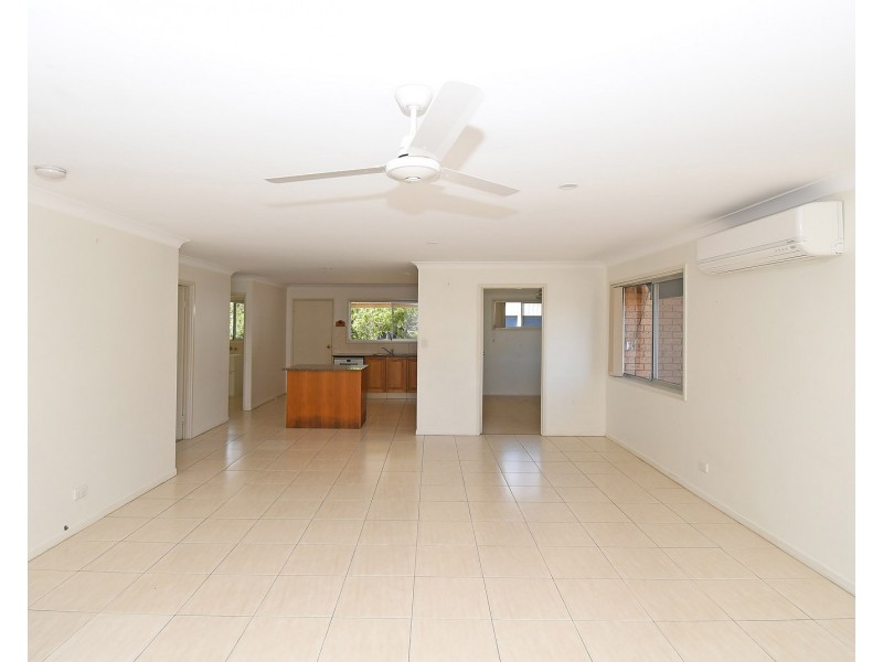 71 Urangan Street, Torquay QLD 4655