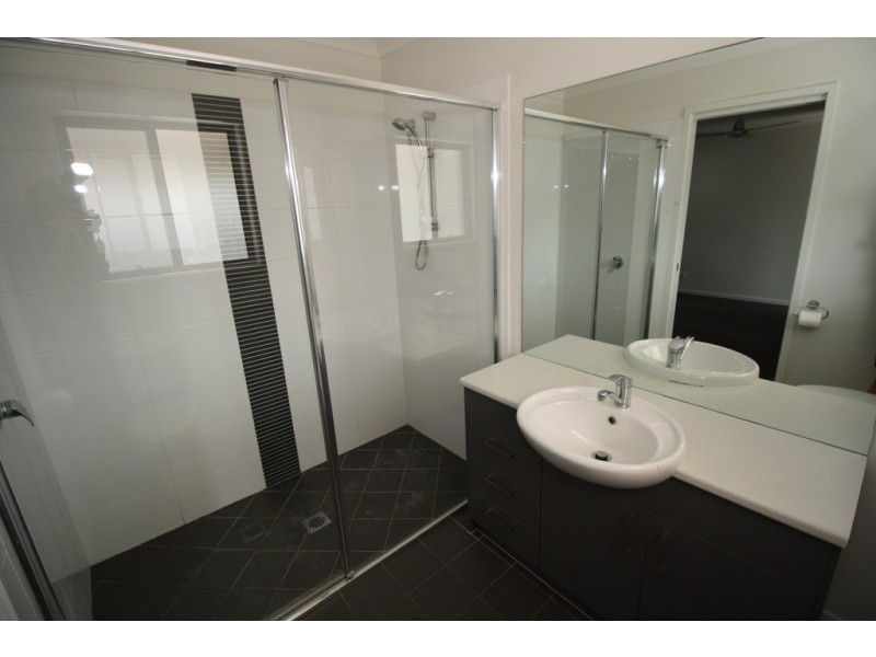 30 Oxley Circuit, Urraween QLD 4655