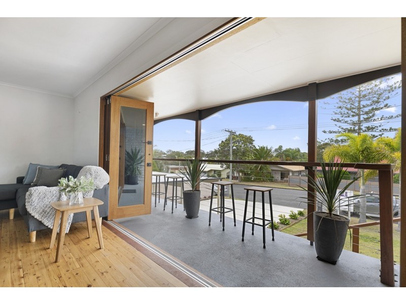 23 Holiday Parade, Scarness QLD 4655