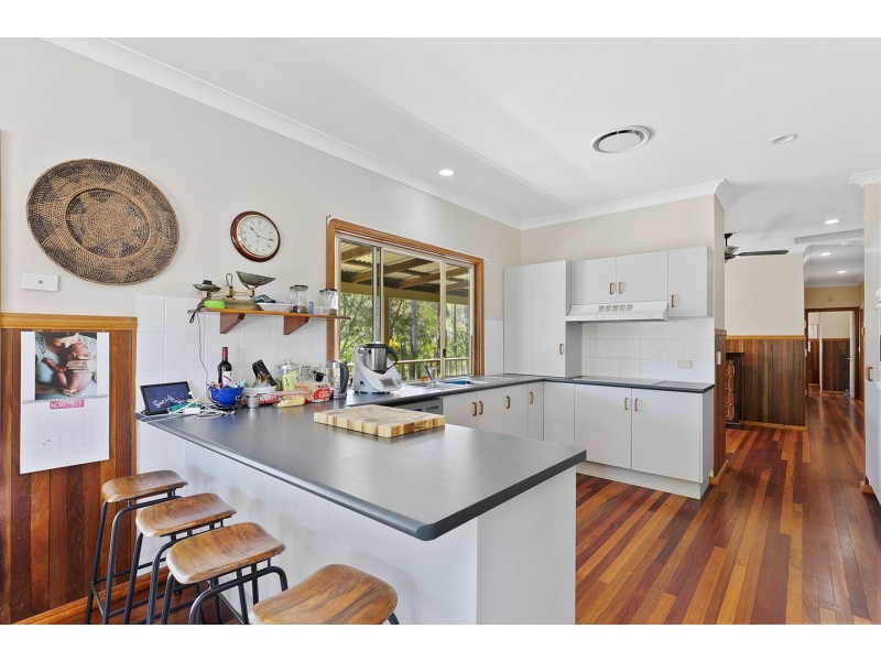 6 Raintree Avenue, Burrum Heads QLD 4659