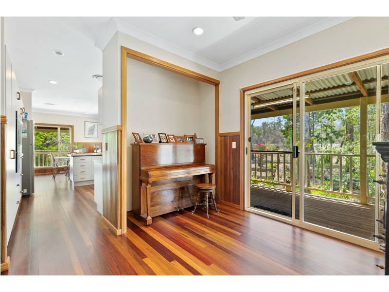 6 Raintree Avenue, Burrum Heads QLD 4659