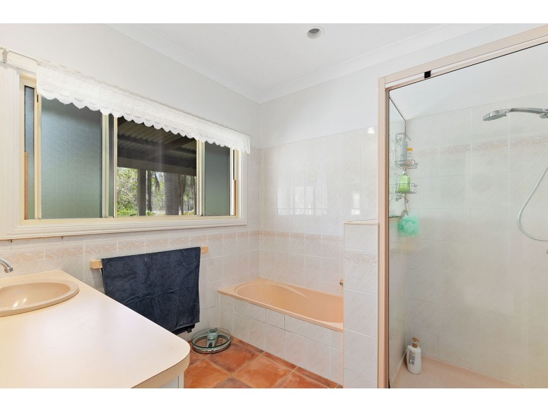 6 Raintree Avenue, Burrum Heads QLD 4659