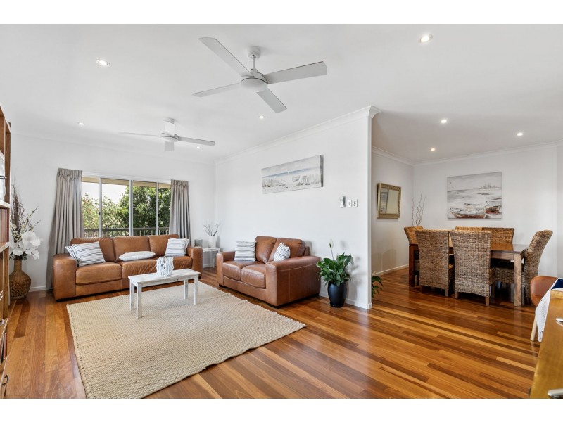 12 Faye Avenue, Scarness QLD 4655