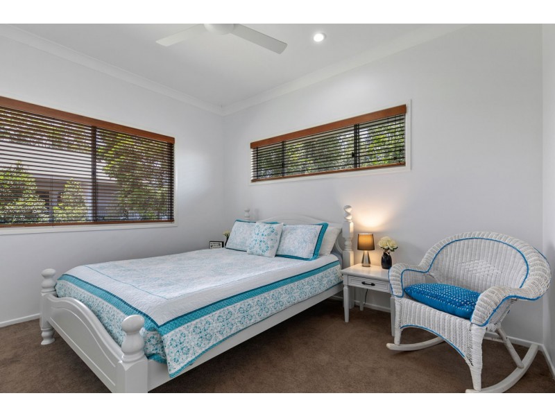 12 Faye Avenue, Scarness QLD 4655