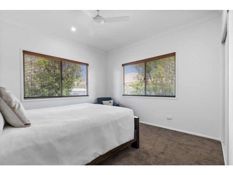 12 Faye Avenue, Scarness QLD 4655