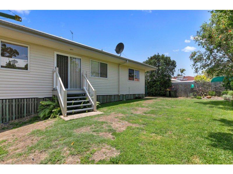12 Faye Avenue, Scarness QLD 4655