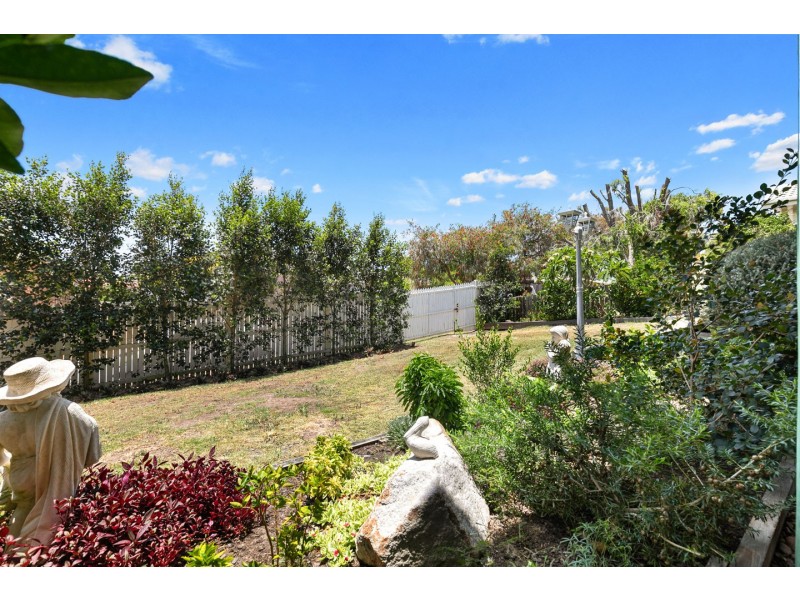 12 Faye Avenue, Scarness QLD 4655