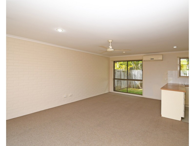 4/42-44 Pulgul St, Urangan QLD 4655