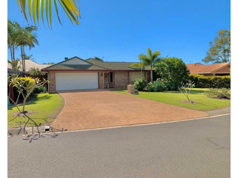 4 Benson Close, Urraween QLD 4655