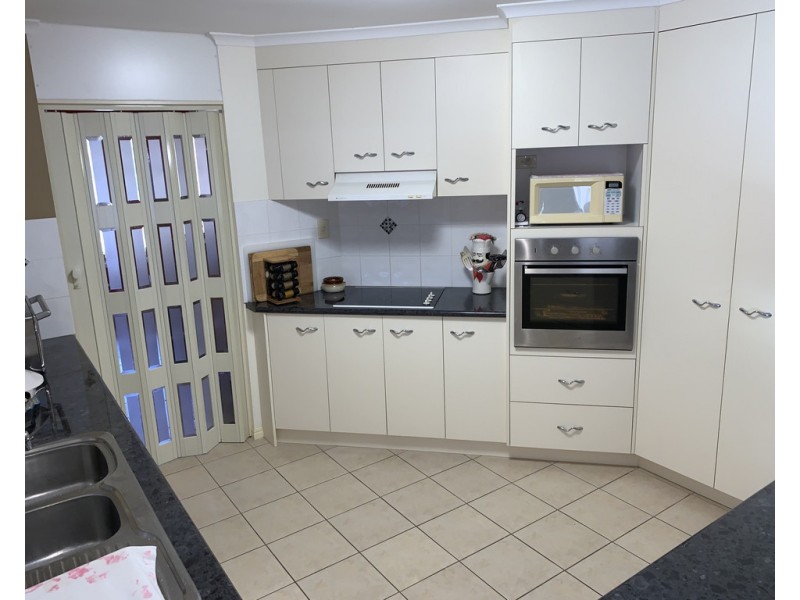4 Benson Close, Urraween QLD 4655