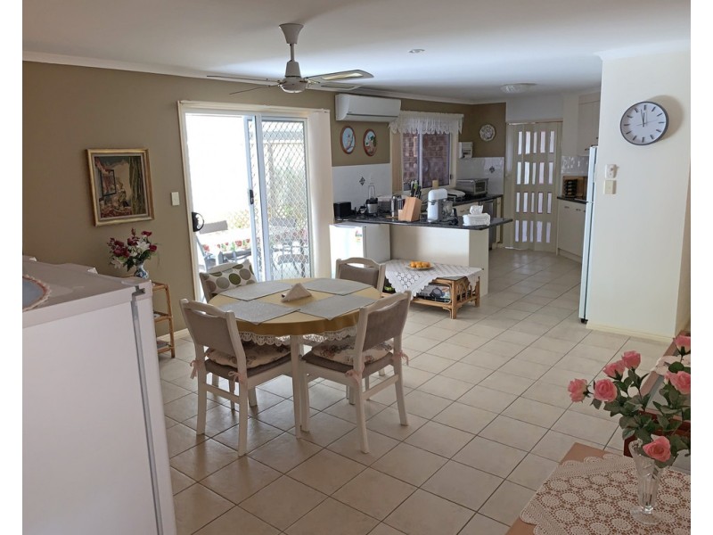 4 Benson Close, Urraween QLD 4655