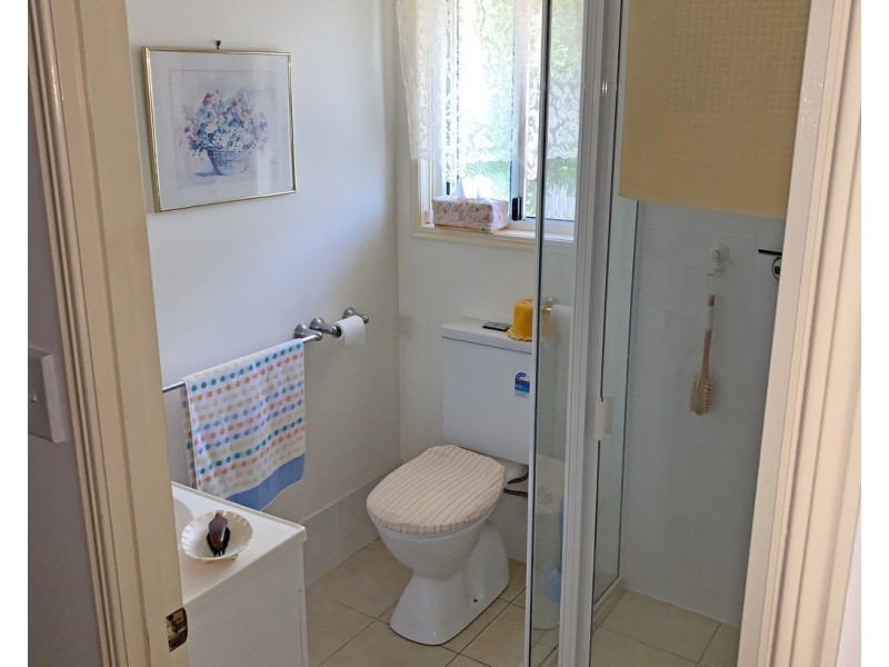 4 Benson Close, Urraween QLD 4655