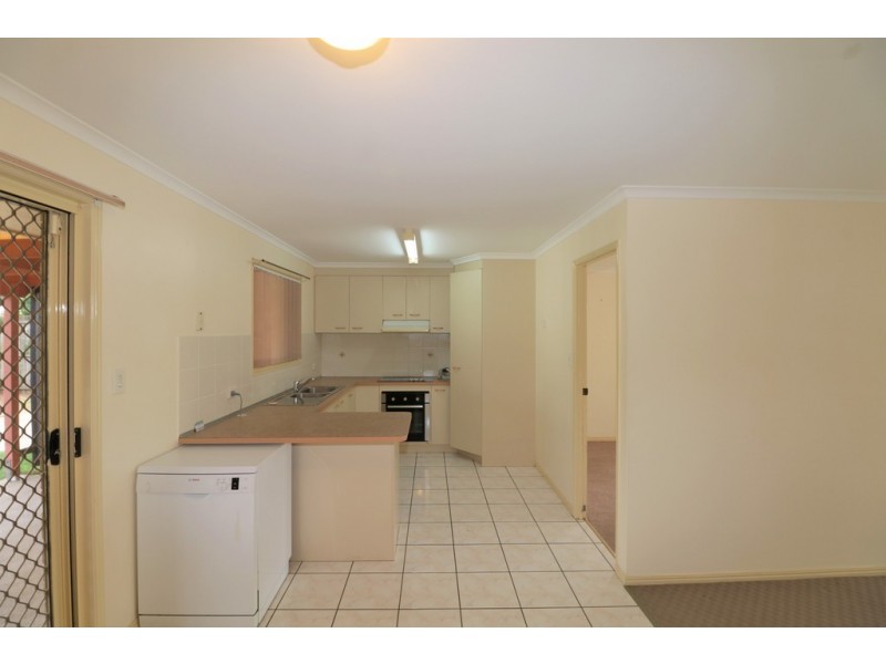 7 Satinay Street, Urangan QLD 4655