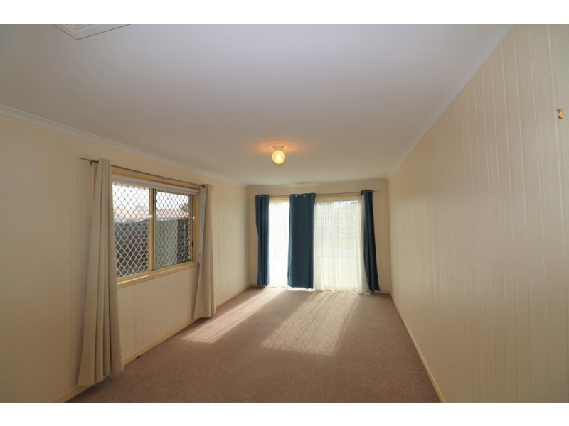 7 Satinay Street, Urangan QLD 4655