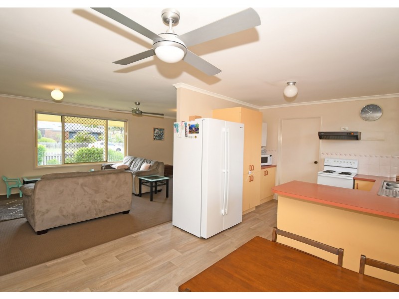 125 Hammond Street, Urangan QLD 4655