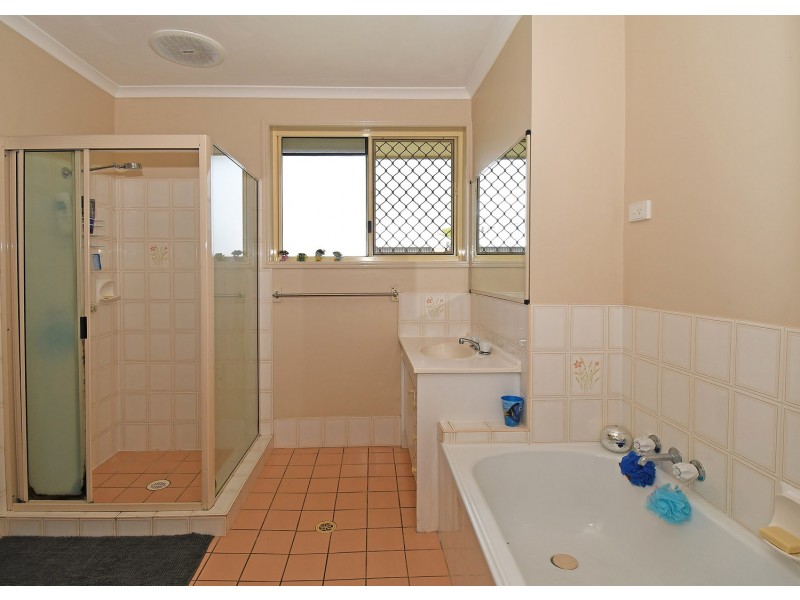 125 Hammond Street, Urangan QLD 4655